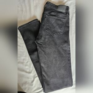 Levi's 712 Slim Jeans